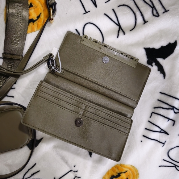 [SOLD] RARE SET* TIKTOK VIRAL STEVE MADDEN BEVELYN OLIVE PURSE & MATCHING WALLET - Picture 4 of 9